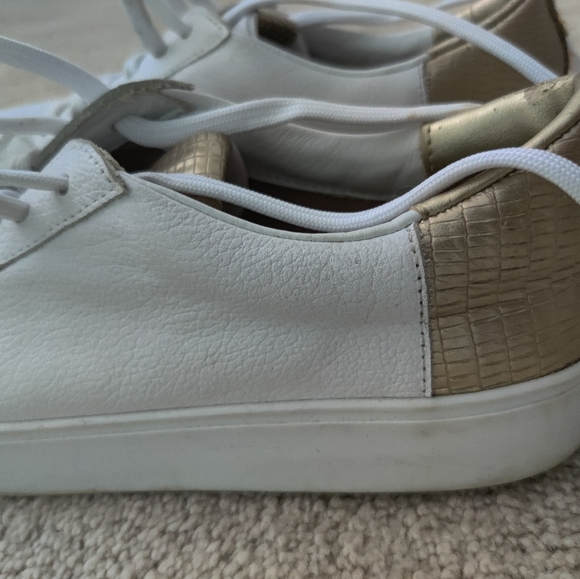 Kaanas Lace-Up Sneakers - Picture 14 of 16